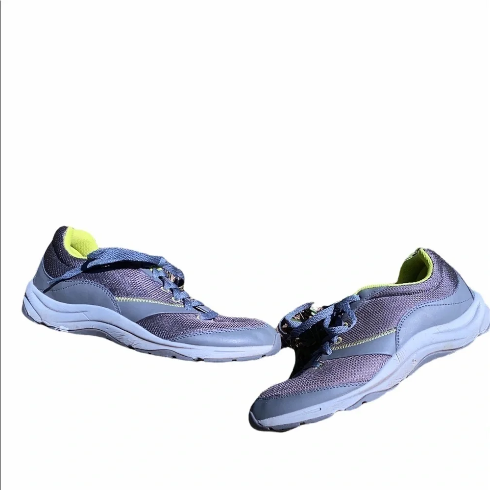 Vionic Kona size 8 1/2 1st Ray Technology tennis shoes